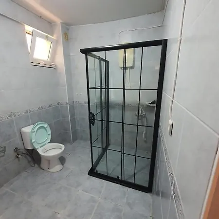 Charming Flat With Central Location In Apartment *